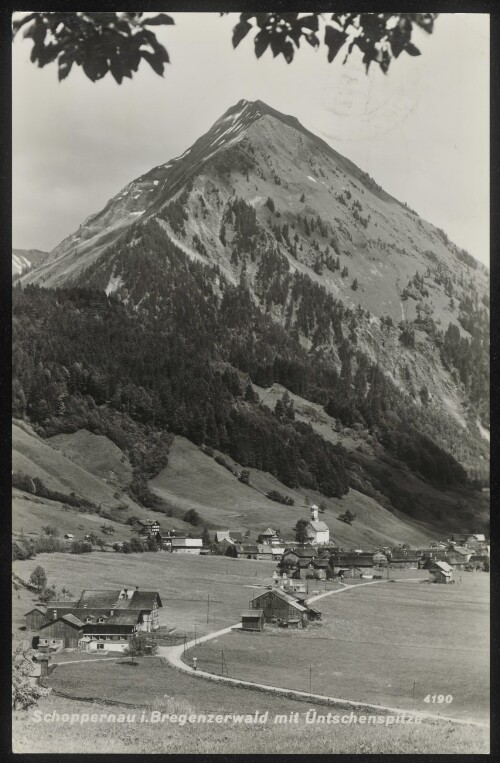 Schoppernau i. Bregenzerwald mit Üntschenspitze