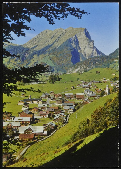 [Schoppernau] : [Schoppernau, 852 m, im Bregenzerwald mit Kanisfluh, 2044 m Vorarlberg, Austria ...]