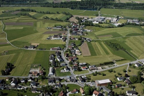 [Satteins - Augasse Richtung Gewerbegebiet]