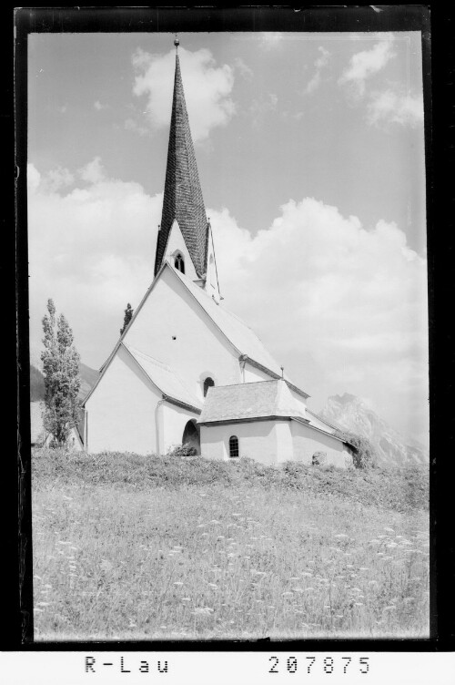 [Pfarrkirche Pettneu mit Blick zur Eisenspitze]