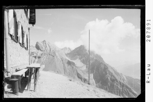 [Ansbacher Hütte gegen Griessmutterkopf]