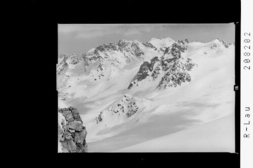 [Blick von der Tiroler Scharte zum Augstenberg mit Augstenspitzen und Chalausspitzen]