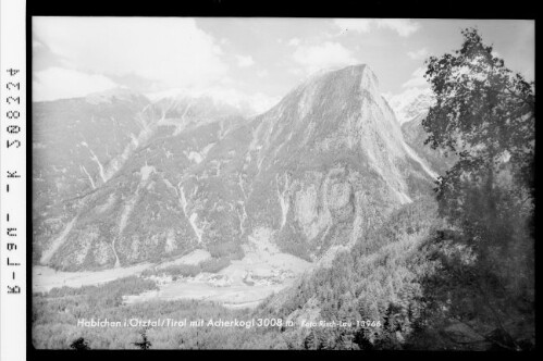 Habichen im Ötztal / Tirol mit Acherkogel 3008 m