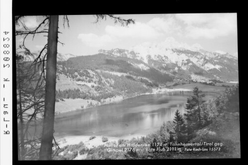 Haller am Haldensee 1124 m, Tannheimertal / Tirol gegen Gimpel 2176 m und Rote Fluh 2111 m : [Blick von Haldensee auf Haller am Haldensee mit Rote Flüh und Kellenspitze]