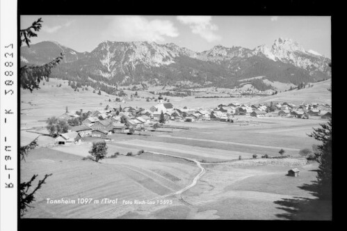 Tannheim 1097 m, Tirol : [Tannheim im Tannheimertal gegen Tannheimergruppe]