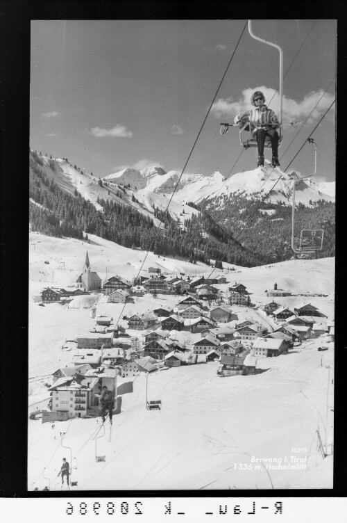 Berwang in Tirol 1336 m, Hochalmlift : [Berwang mit Blick in die Liegfeistgruppe]