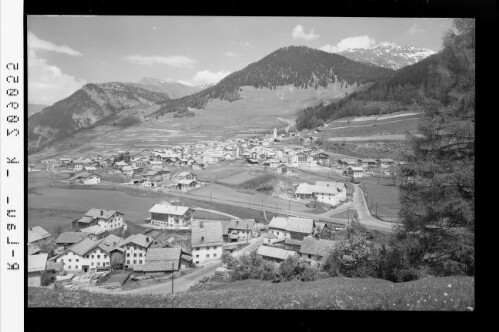 [Nauders in Tirol gegen Fluchtwand]