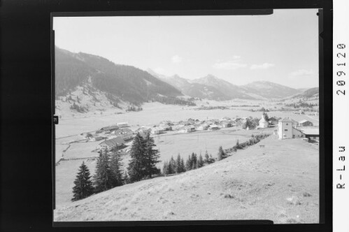 [Grän im Tannheimertal gegen Gaishorn / Schnurschrofen / Ronenspitze und Wannenjoch / Tirol]