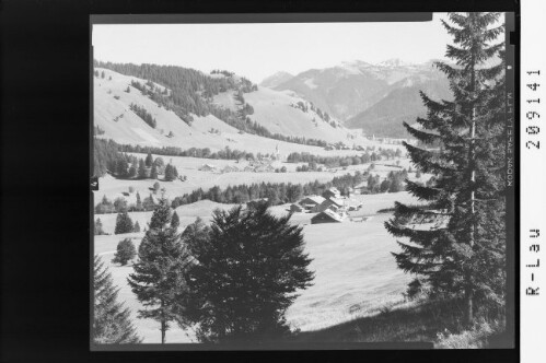 [Schattwald im Tannheimertal gegen Krinnenspitze und Litnisschrofen / Tirol]