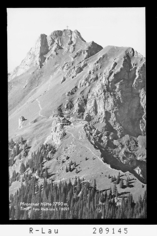 Pfrontner Hütte 1790 m, Tirol : [Pfrontner-Hütte mit Aggenstein]