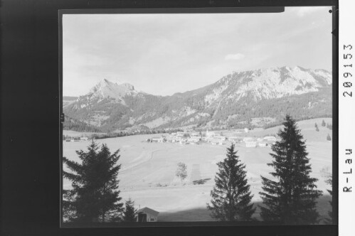 [Grän im Tannheimertal mit Aggenstein und Lumberger Grat]