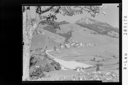 [Zöblen im Tannheimertal mit Blick zum Einstein / Tirol]