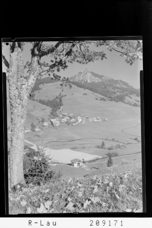Zöblen im Tasnnheimertal / Tirol : [Zöblen im Tannheimertal mit Blick zum Einstein]