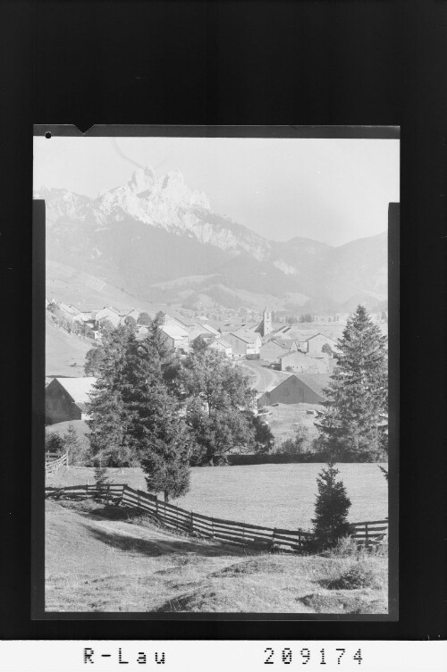 [Zöblen im Tannheimertal mit Gimpel und Rote Flüh / Tirol]