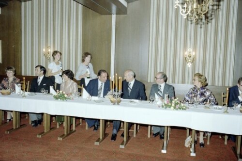 Bundespräsident Kirchschläger - Essen im Hotel Schwärzler