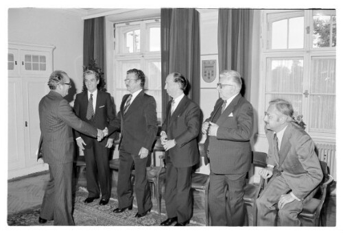 Dekrete und Titel durch Landeshauptmann an Beitl, Pass, Deszy, Dür, Grass, Hämmerle