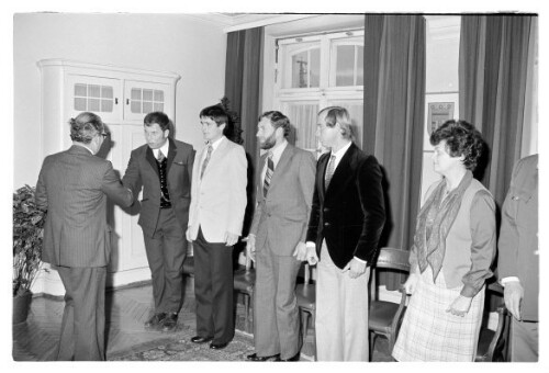 Lebensrettungsmedaillen an Guntram Bitschnau, Roland Mattle, Albrecht Bitschnau, Leander Bitschnau; Befreiungsehrenzeichen an Gerhard Kobbe, Siegfried Pichler, Walter Stecher überreicht von Landeshauptmann Kessler