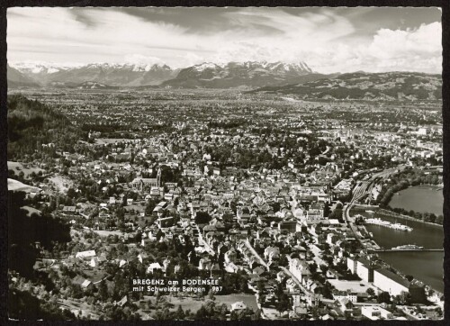 Bregenz am Bodensee mit Schweizer Bergen