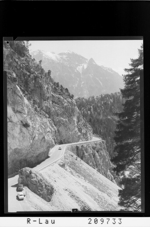 Gaichtpass / Tirol : [Gaichtpaßstrasse mit Blick zur Schwarzhanskarspitze]