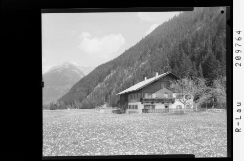 Haus Wiesenruh Bes.: Familie Krabichler 6651 Häselgehr Gutschau 11 / Tirol : [Haus Wiesenruh in Gutschau bei Häselgehr im Lechtal gegen Elmer Muttekopf]