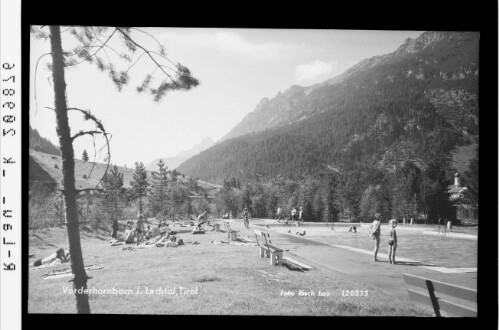 Vorderhornbach im Lechtal / Tirol : [Schwimmbad bei Vorderhornbach mit Blick zum Hochvogel]