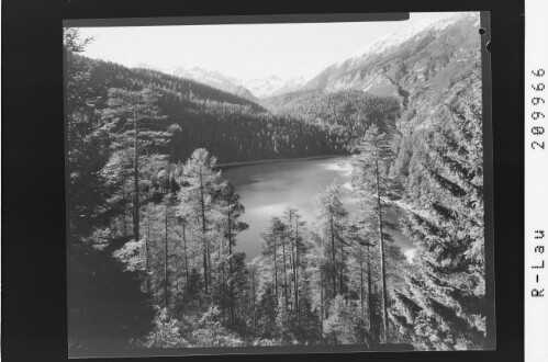 [Blindsee an der Fernpaßstrasse mit Blick in's Kälbertal Tirol]
