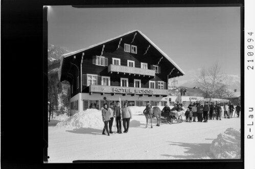 Vandans im Montafon / Hotel Sonne : [Hotel Sonne in Vandans gegen Sennigrat und Kreuzjoch]