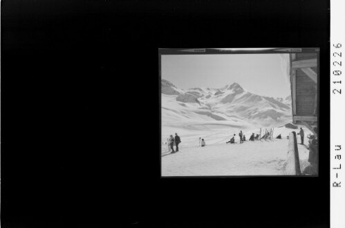 Ischgl Id Alpe 2300 m Paznauntal, Tirol : [Blick vom Alpenhaus Idalpe zum Paulinerkopf und zur Höllenspitze]