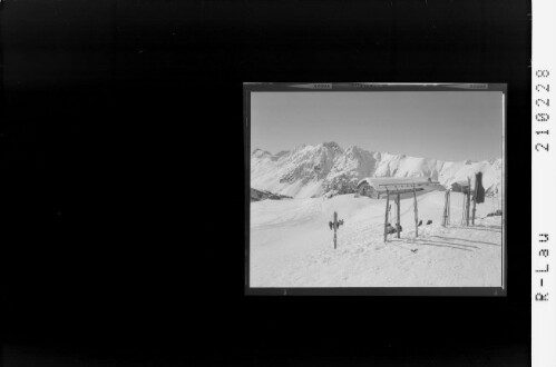 [Alpenhaus Idalpe gegen Dreiköpfl und Berglerkopf / Tirol]