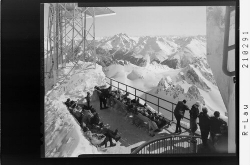 [Auf dem Gipfel der Valluga / Blick in die Verwallgruppe]