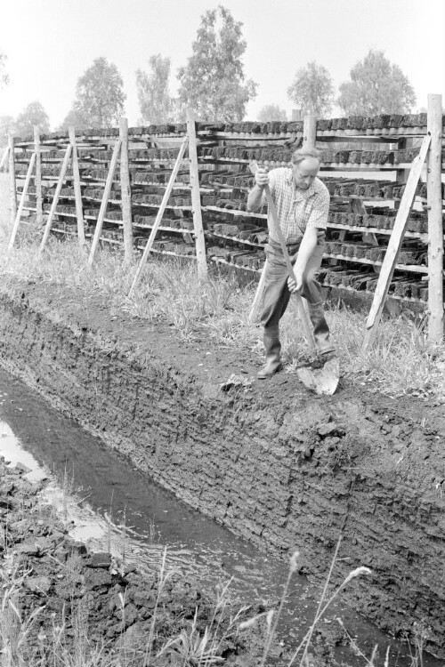 [Altes Handwerk: Torfstecher]