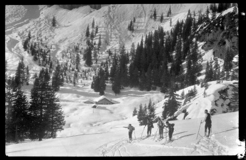 [Wilhelm Purtscher sowie vier weitere Personen auf einer Skitour [3]]