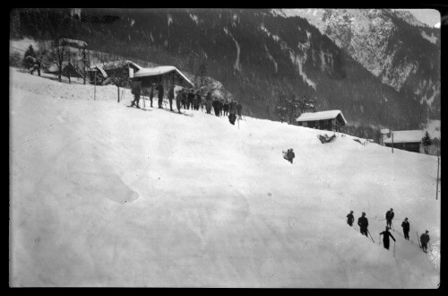 [Aufnahme von einem Skispringen in der Ortsparzelle Poller in Dalaas]