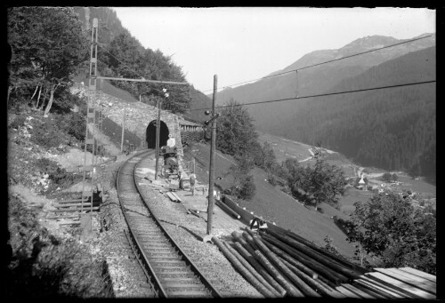 [Errichtung eines Lawinenschutzdaches zwischen Langen am Arlberg und Wald am Arlberg im km 113,9; Baustelleneinrichtung [5]]