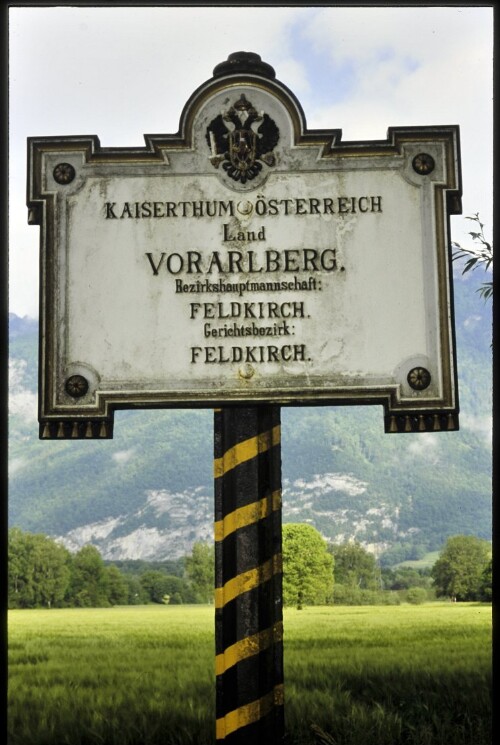 [Feldkirch, alte Grenztafel in Bangs]
