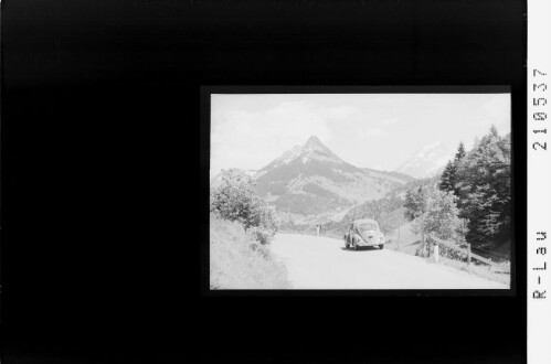 [Blick von der Walsertaler Strasse zur Kellerspitze und Roten Wand]
