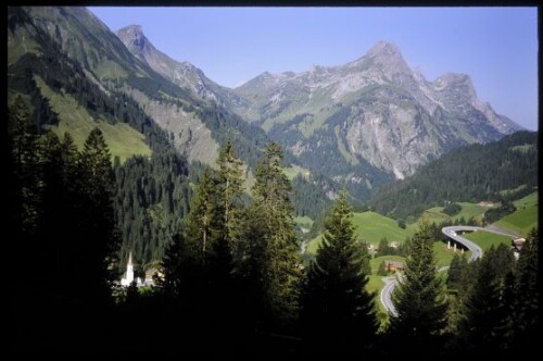 [Schröcken mit Blick zur Hochkünzelspitze]