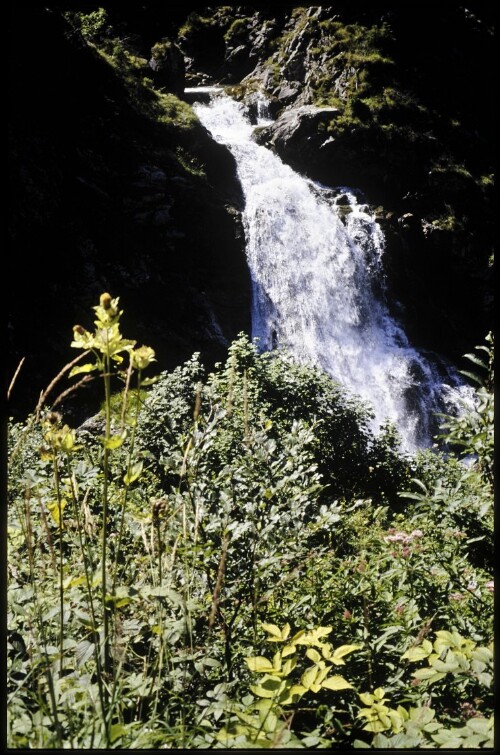 [Sonntag, Wasserfall im Gadental]