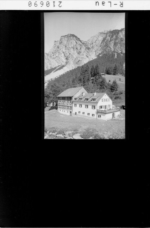 Bad Rotenbrunnen im Grossen Walsertal : [Bad Rotenbrunnen im Grossen Walsertal gegen Diesner Höhe]