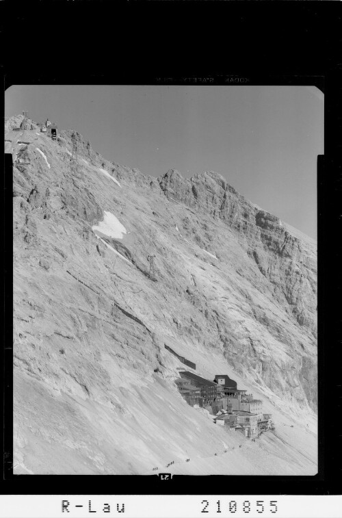 [Schneefernerhaus gegen Zugspitze]