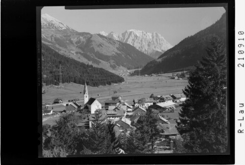 [Bichlbach in Tirol mit Zugspitze / Tirol]