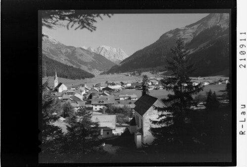 [Bichlbach in Tirol mit Zugspitze / Tirol]
