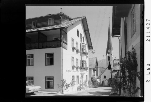 [Gasthof Rose mit Pfarrkirche in Wenns im Pitztal / Tirol]