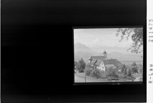[Kloster in Viktorsberg mit Blick zu den Balfrieser Bergen]