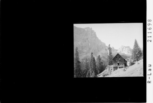 [Tannheimergruppe / Otto Mayr Hütte gegen Gimpel und Schartschrofen / Tirol]