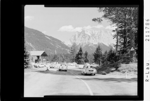 [Fernpass in Tirol gegen Wetterstein Gebirge]
