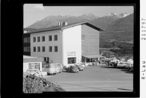 Imst, Tirol Cafe Kristall : [Cafe Kristall in Imst gegen gegen Geigenkamm mit Wildgrat]