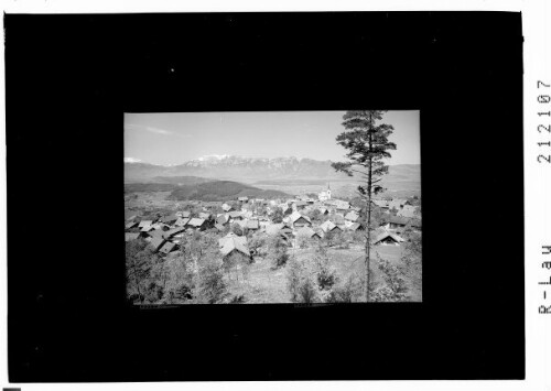 Übersaxen, Vorarlberg mit Blick auf die Schweizer Berge : [Übersaxen mit Blick zum Säntis und Hohen Kasten]