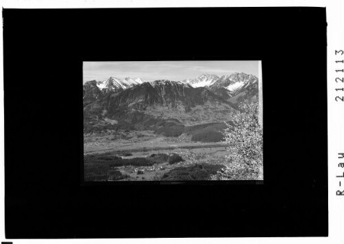 Schlins und Beschling mit Blick auf Alpe Gamp : [Schlins und Beschling gegen Älpeleköpfe und Galinakopf]