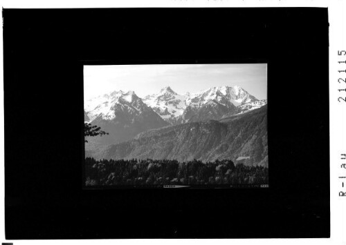 Blick von der Walgauer Höhenstrasse gegen Zimba 2643 m Vorarlberg